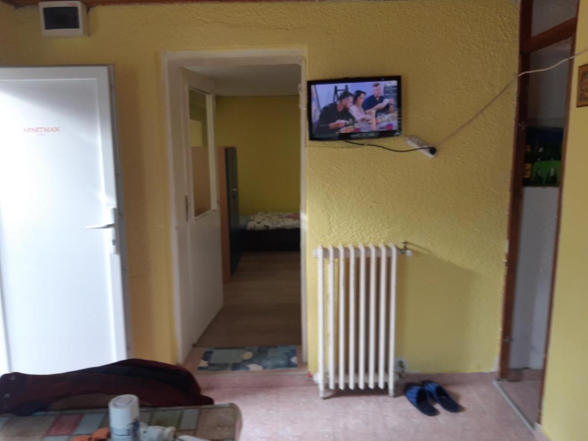 Apartman Novi Sad - Apartment Novi Sad Sremska Kamenica Buitenkant foto