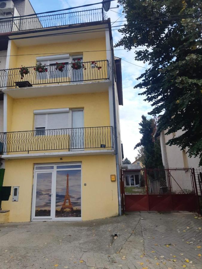 Apartman Novi Sad - Apartment Novi Sad Sremska Kamenica Buitenkant foto