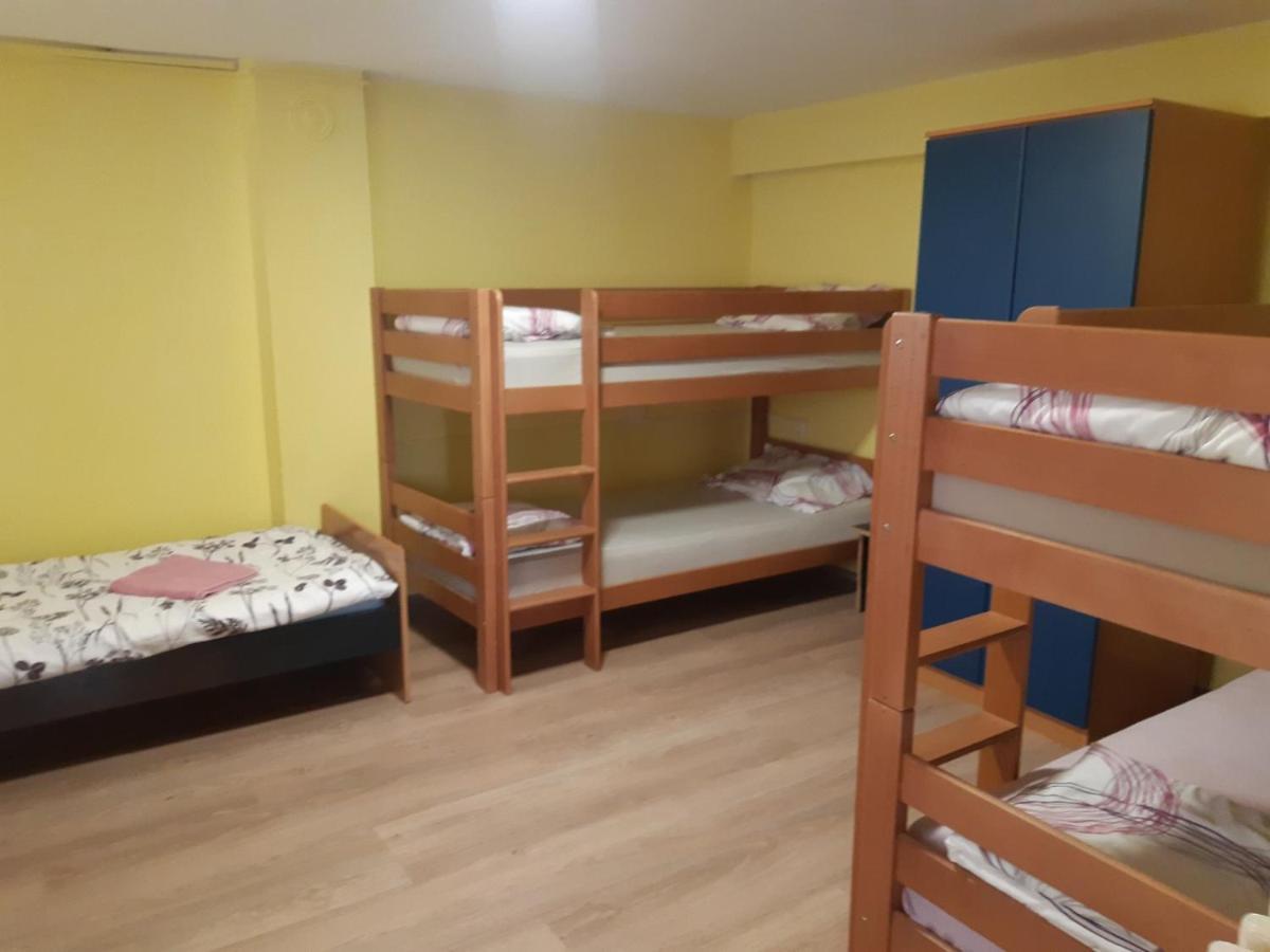 Apartman Novi Sad - Apartment Novi Sad Sremska Kamenica Buitenkant foto