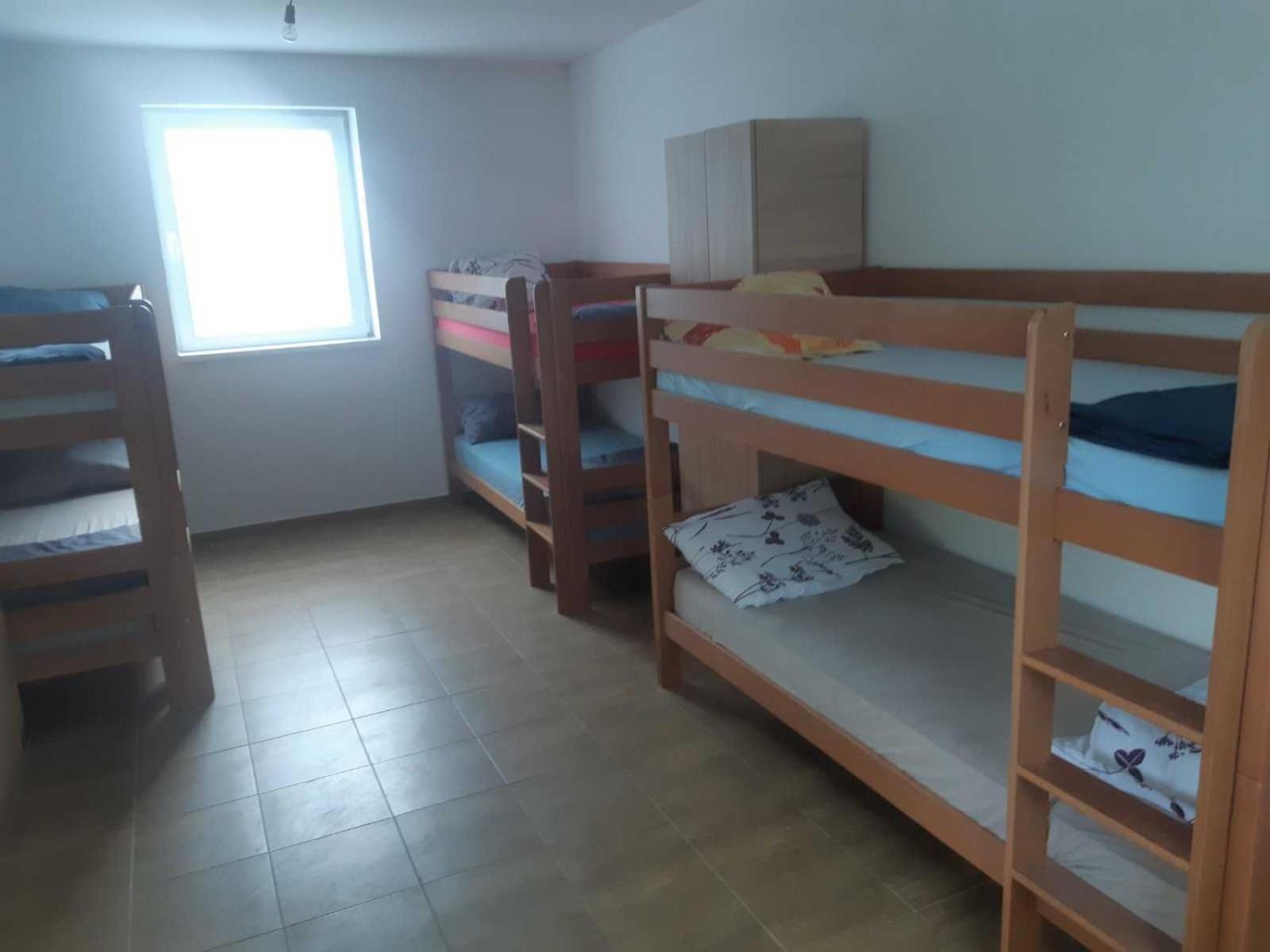 Apartman Novi Sad - Apartment Novi Sad Sremska Kamenica Buitenkant foto